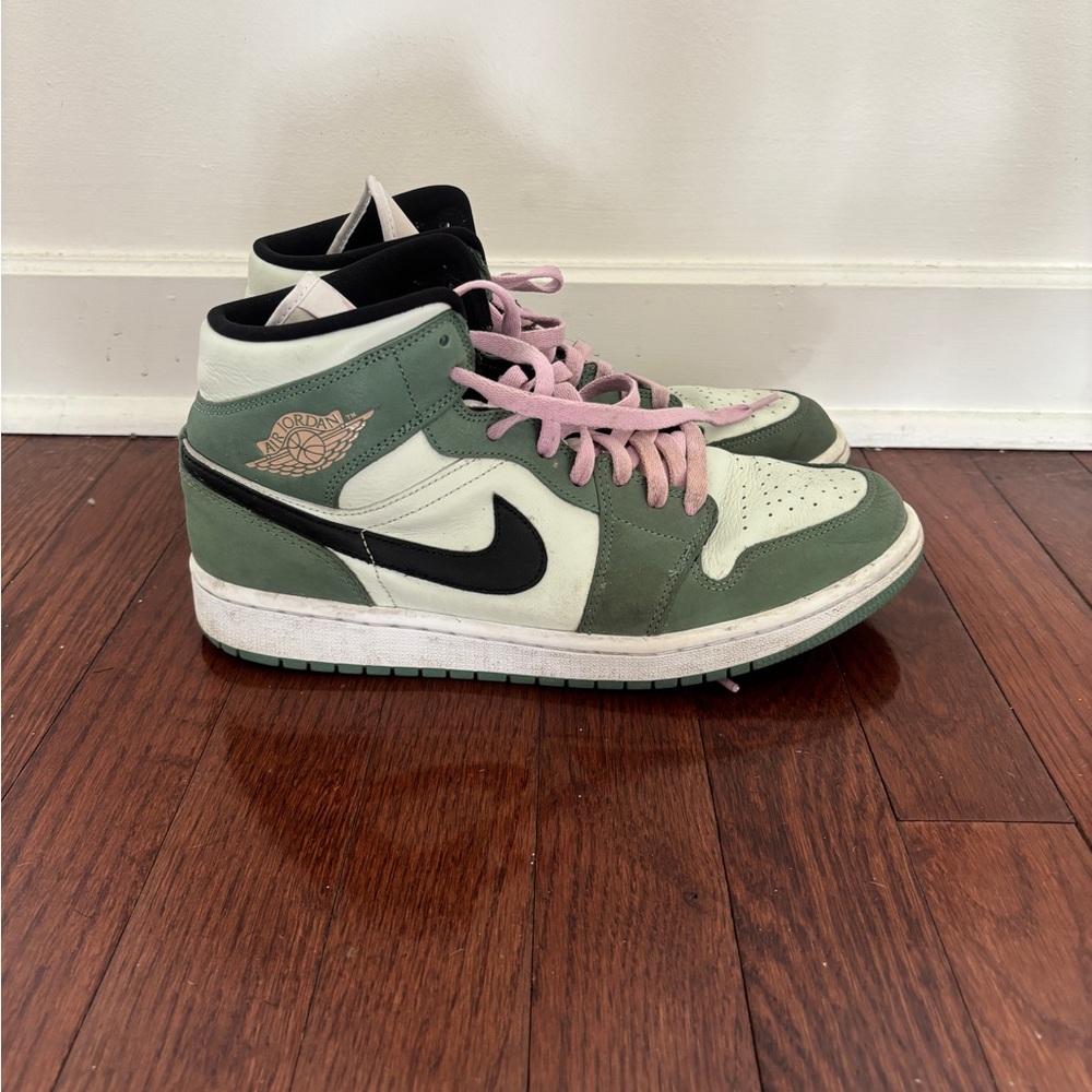 Women's Jordan 1 Mid Dutch Green